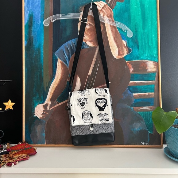 Y2K Owl Pattern Crossbody Bag - Black and White 10.5"x8.5" - Picture 3 of 16